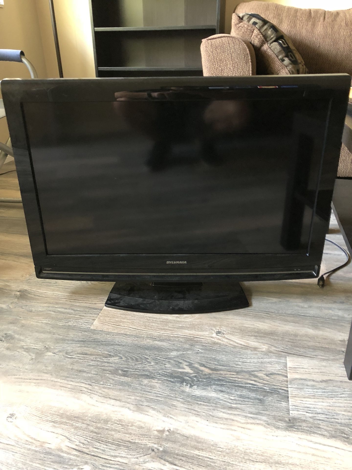 Sylvania TV 32 inch