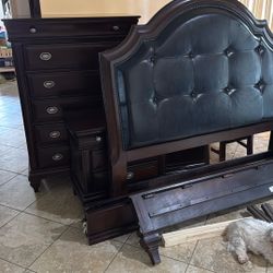 Queen Bedroom Set - American Signature