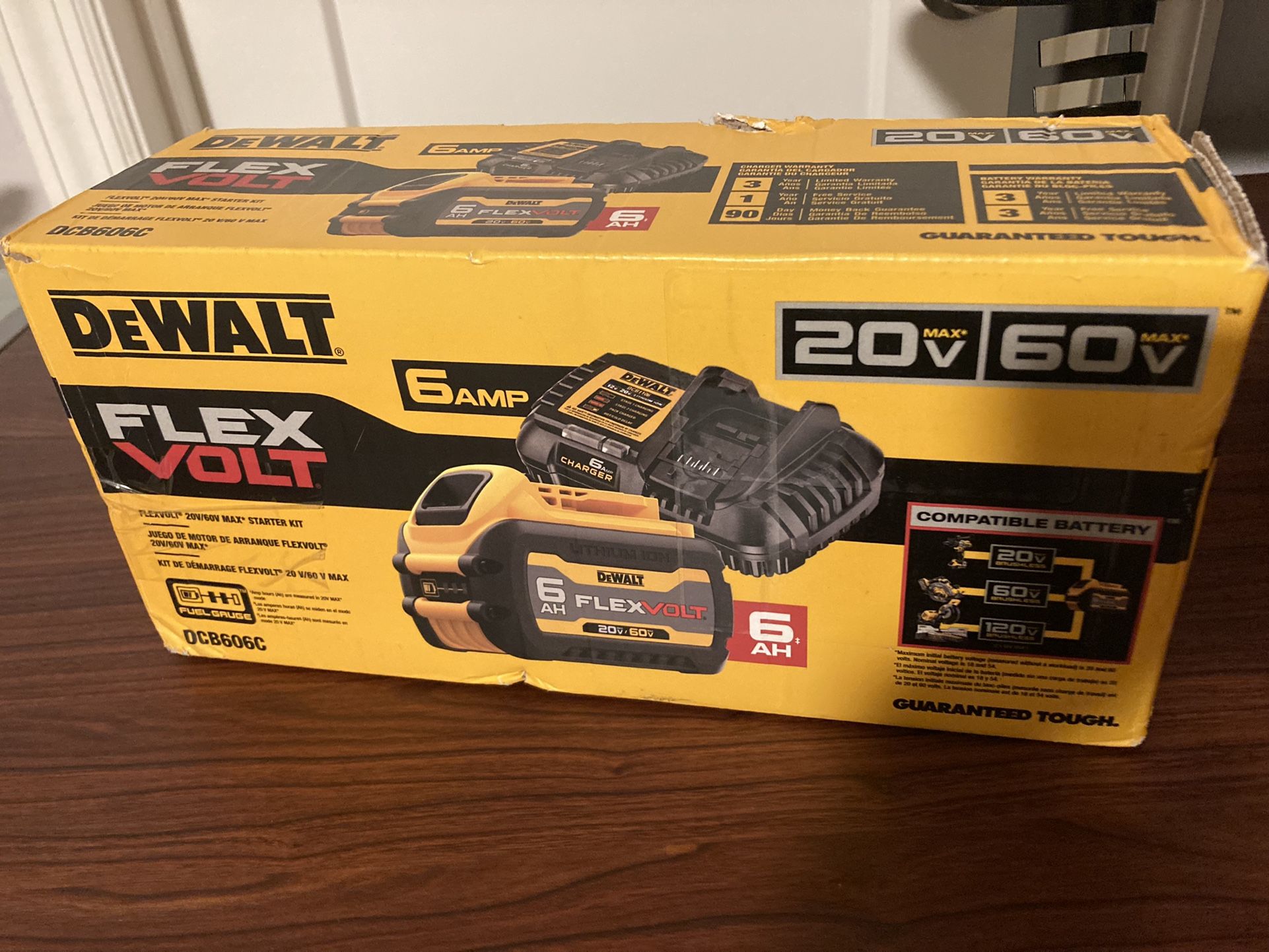 DEWALT FLEXVOLT 20V/60V MAX Lithium-Ion 6.0Ah Battery Pack with 6 Amp Output Charger