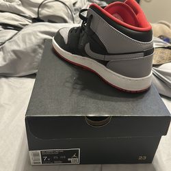 Size 7 Jordan 1s