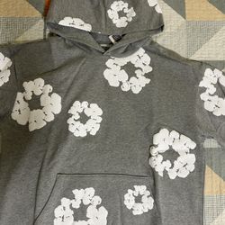 Brand New Gray XL Denim Tear Hoodie (STEAL ‼️)