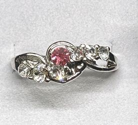 Beautiful & Graceful Silver Tone Ring w/ Light Pink & Clear Stones