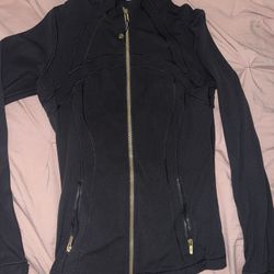 Lululemon jacket size 8