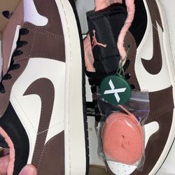 Air Jordan 1 Low Mocha 