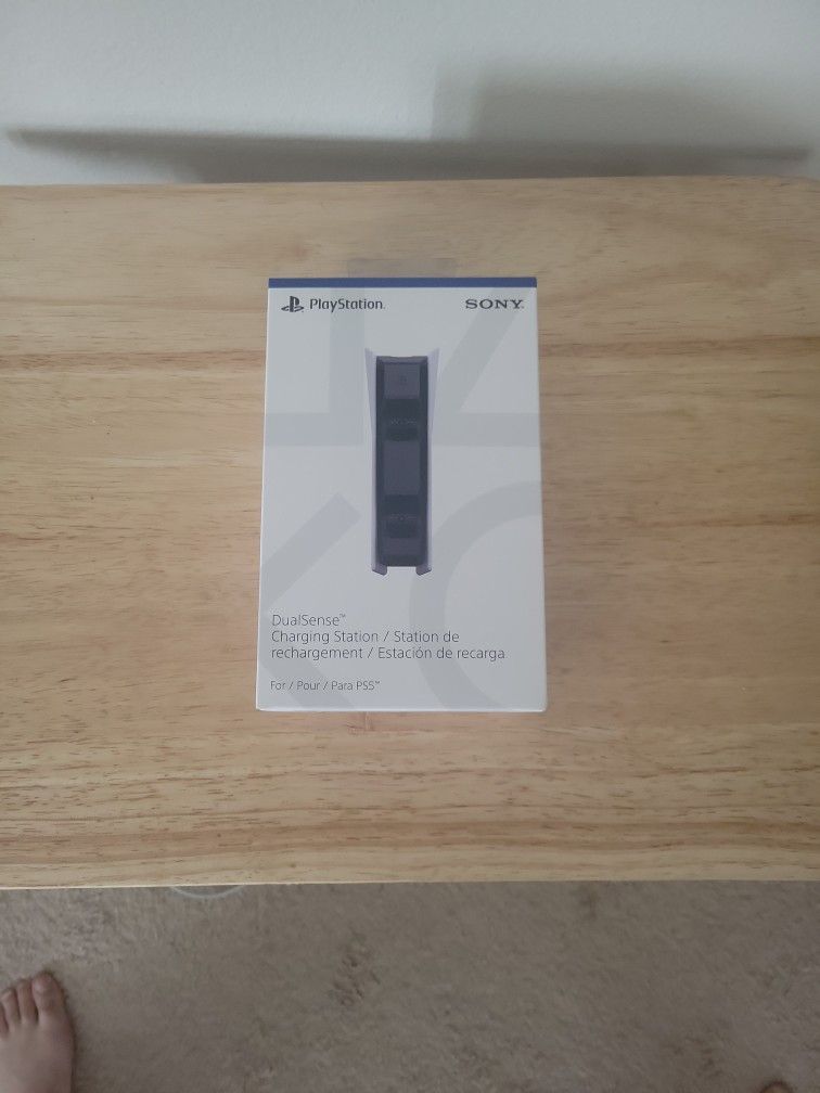 Playstation 5 DualSense charging Station - BRAND NEW IN BOX
