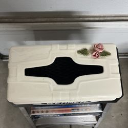 PORCLAIN TISSUE BOX HOLDER $5