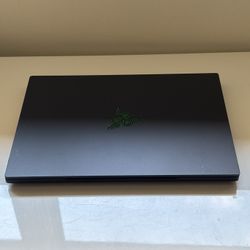 RAZOR BLADE 14 (2023)