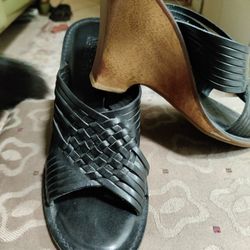 MK Black Leather Wedge Heel Sandal--Sz 6