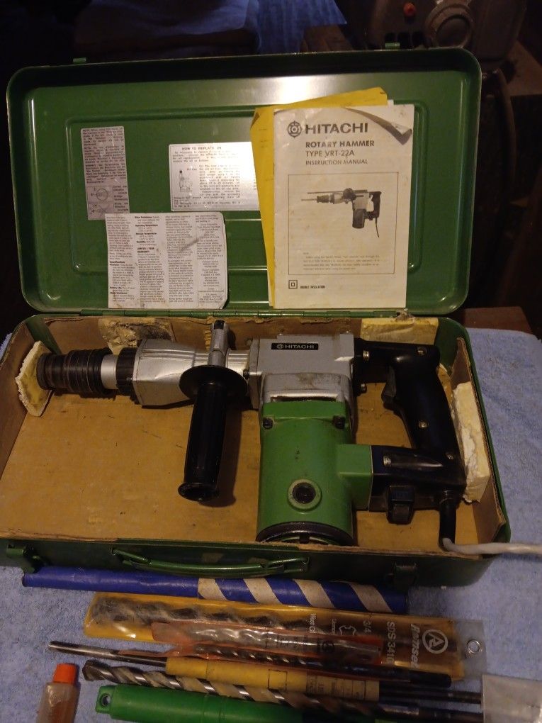 Hitachi Rotary Hammer Type Vrt-22a Comes With Assorted Drill Bits