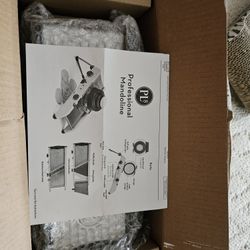 NIB PL8 Mandoline Slicer and 3-piece Snap-Fit Peeler Set
Order number: 1(contact info removed)96