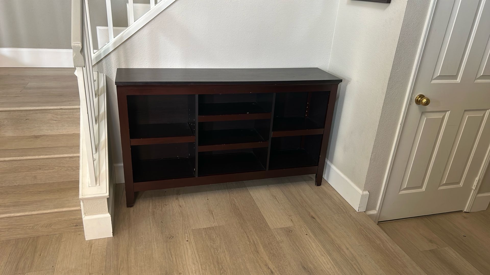 Entry Shelve