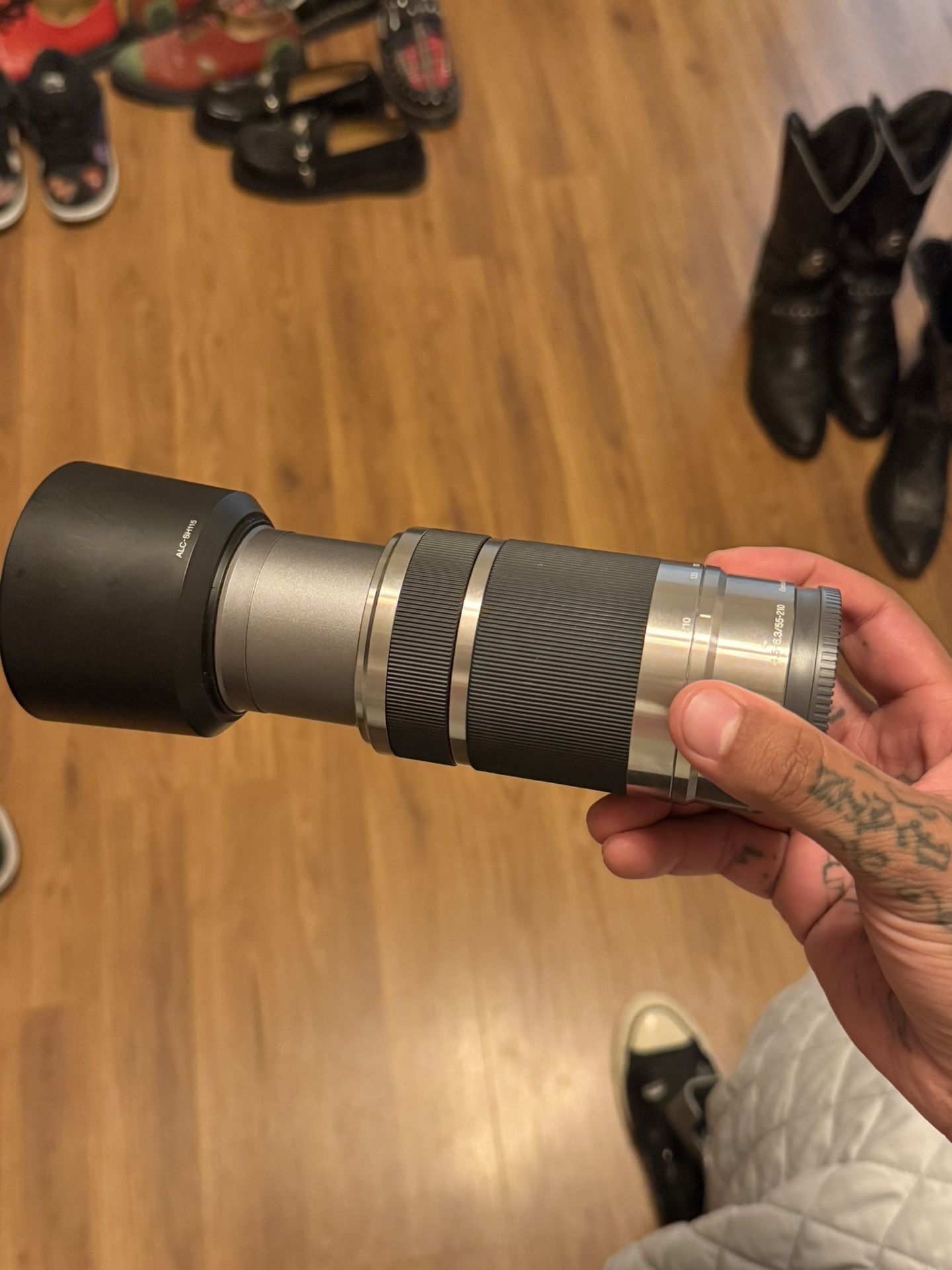 Sony E 55-210mm F4.5-6.3 OSS.    7artisans 60mm f/2.8 Macro 