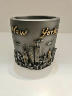 NEW.  NEW York Pen Holder