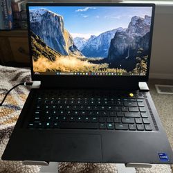 Alienware x15 R2 (Intel i9-12900H, RTX 3070 Ti, 32GB RAM, 2TB SSD) Laptop