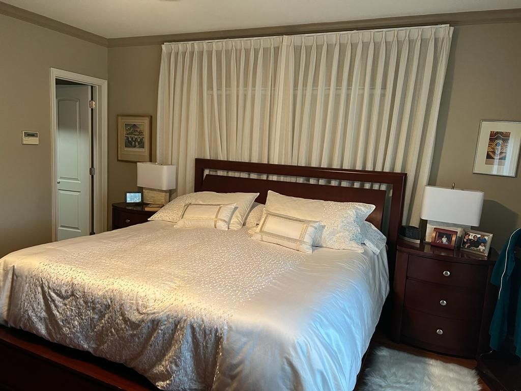 KING BEDROOM SET - 5 PIECES
