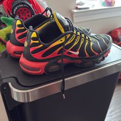 Black Red Yellow Air Maxs