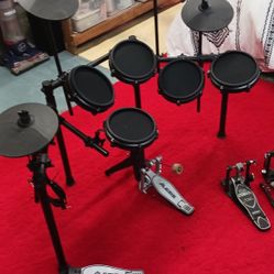 Alesis Max Nitro Turbo Electronic Drumset With Expansion Kit