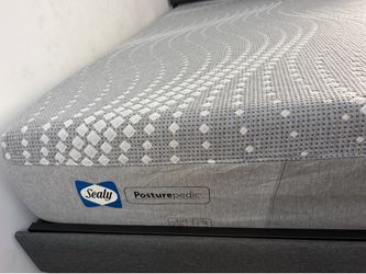 Queen size memory foam bed