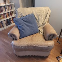 Large Leather Puffy Armchair 