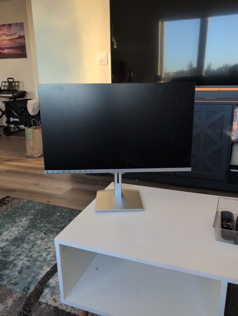 - 23.8" IPS LED FHD 100Hz Monitor with Adjustable Height (HDMI, VGA) - Silver & Black
Model: 524SH