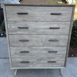Solid Walnut Dresser Chest of Drawers Furniture Excellent Condition Originally $2,000