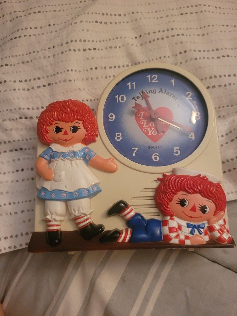 1974 Raggedy Anne And Raggedy Andy Talking Alarm Clock