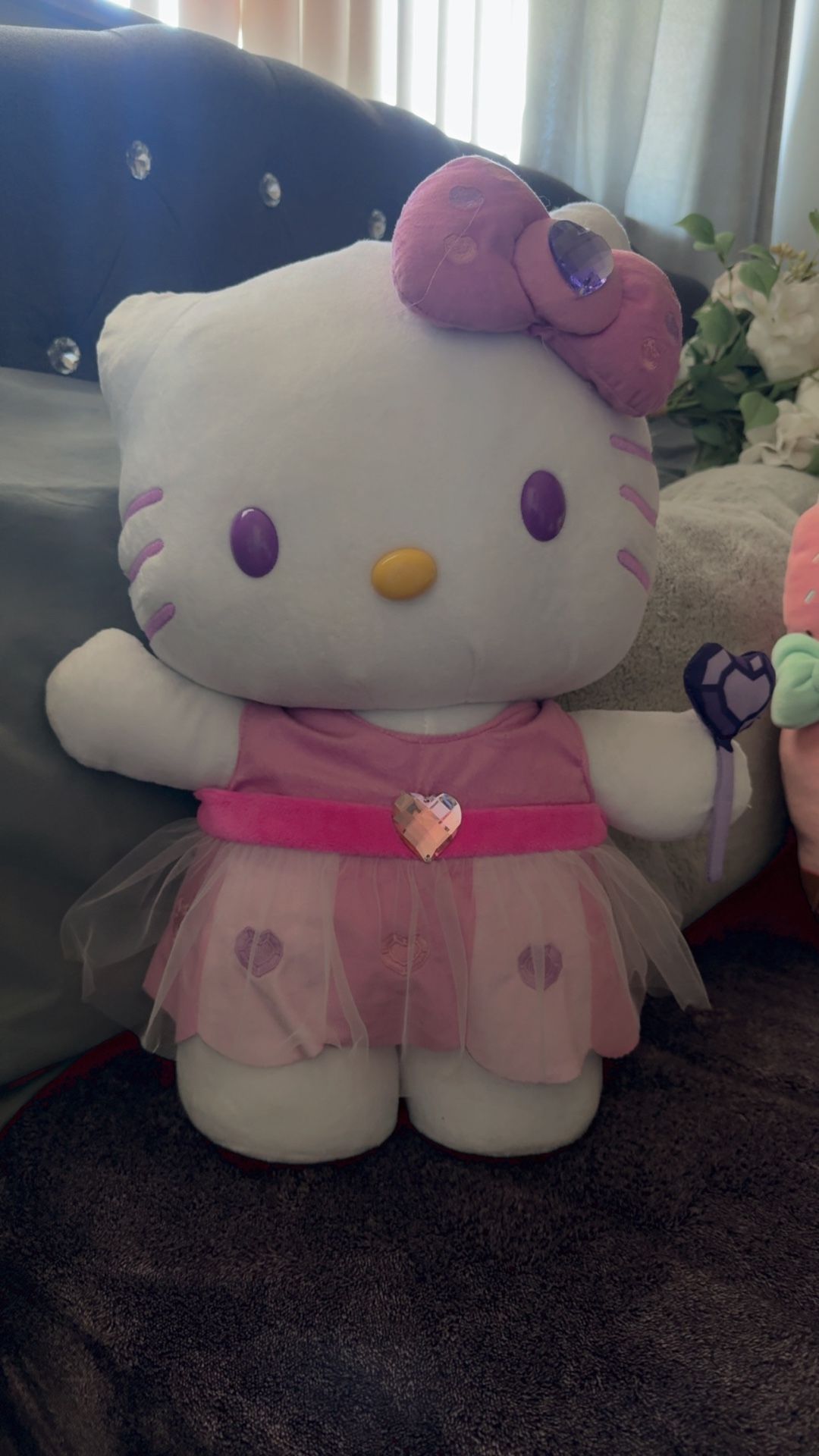 Giant hello Kitty valentines