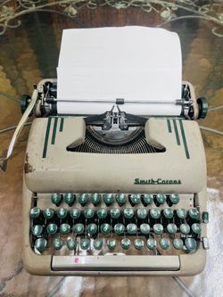 Vintage 1954 Smith-Corona Silent-Super Typewriter - Desert Tan/Green - TESTED WORKING