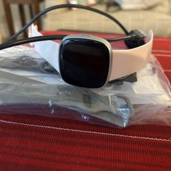 FITBIT VERSA 4