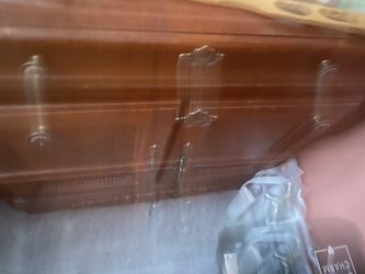 King size bed and dressers mattress not included