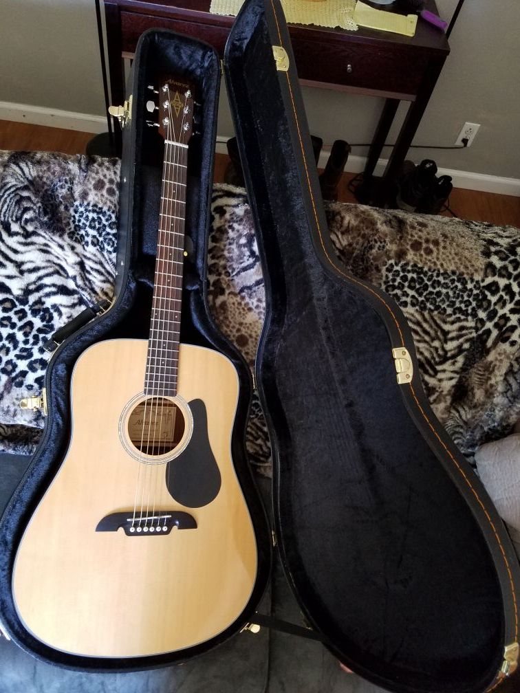 Alvarez acoustic guitar model: rd210 like new
