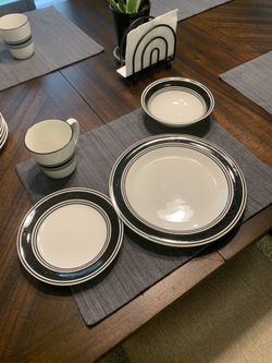 Dinnerware Set