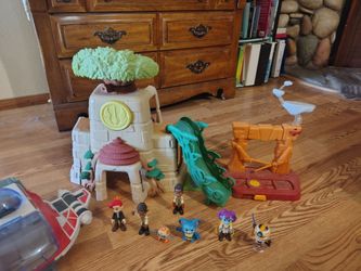 Young Jedi Adventures play set figures and vehicle