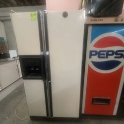 DELIVERY AVAILABLE! GE Refrigerator Working unit