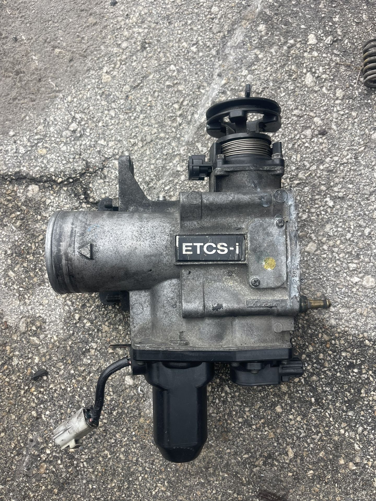 Lexus is300 Throttle Body