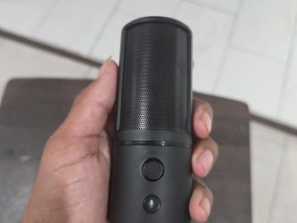 Razer Seiren X USB Condenser Gaming Microphone – Black