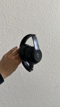 Beats Solo 4 (Used)