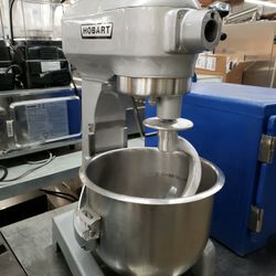 Used Hobart 20 Quart Mixer With Bowl, Paddle, and Hook
