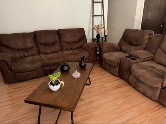 Living room set with 1 center table and 2 side tables