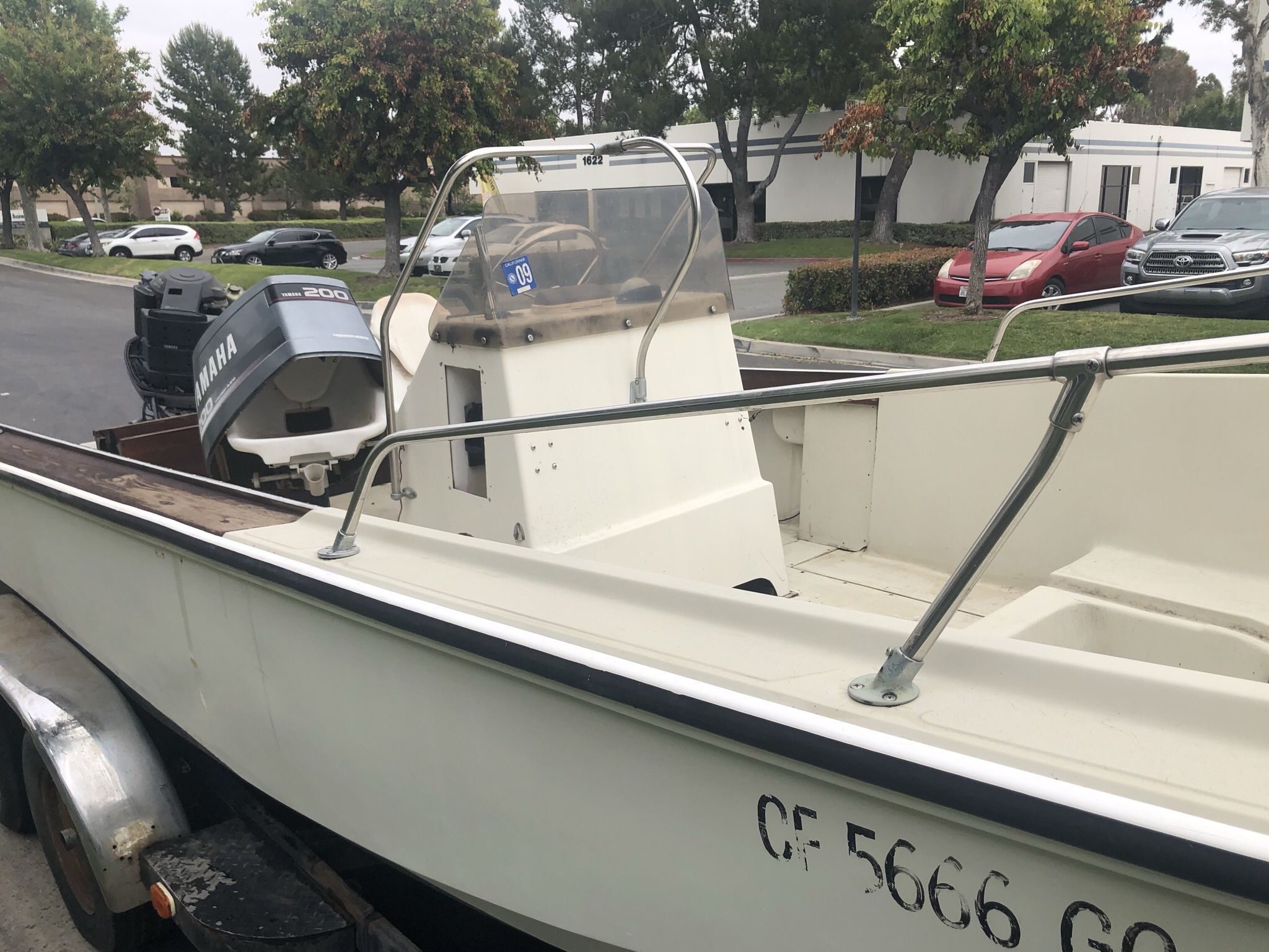 Clean 20’ Boston Whaler Outrage Center Console for Sale in Irvine, CA