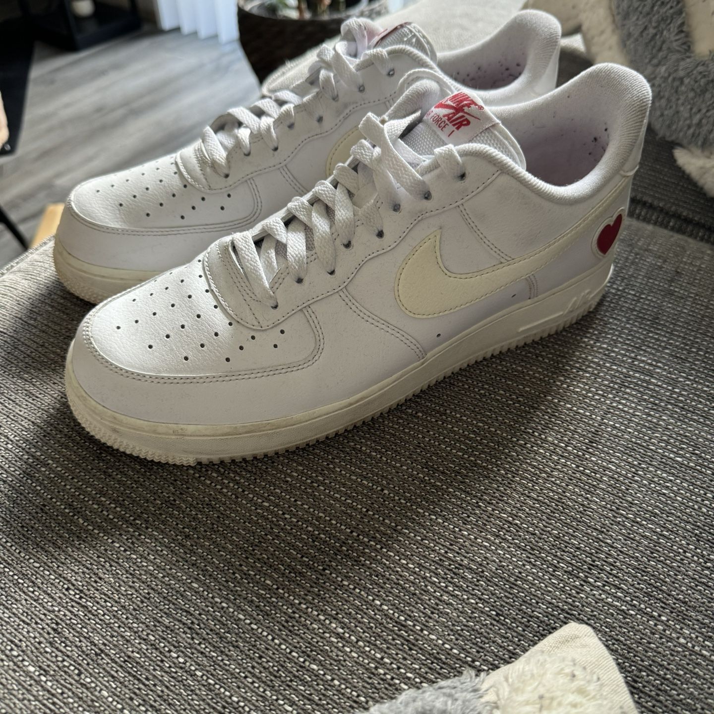 Size 11 Air Force 1 Low Valentines