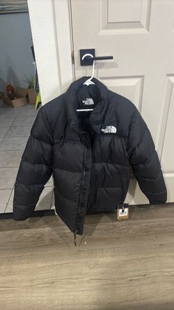 Women’s north face puffer jacket