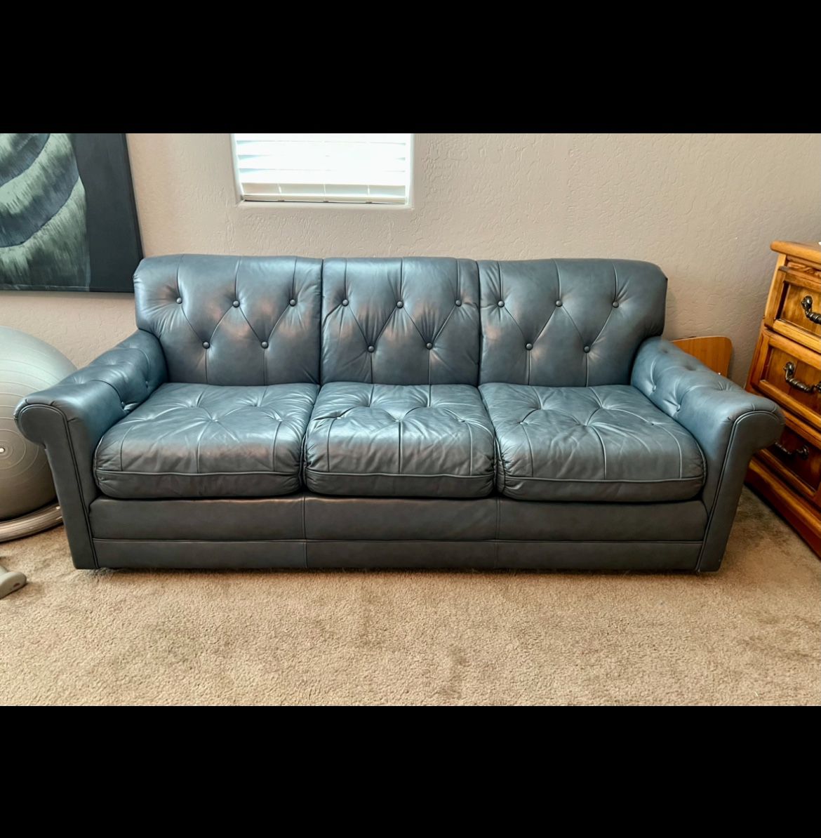 Blue Leather Couch In Excellent Condition