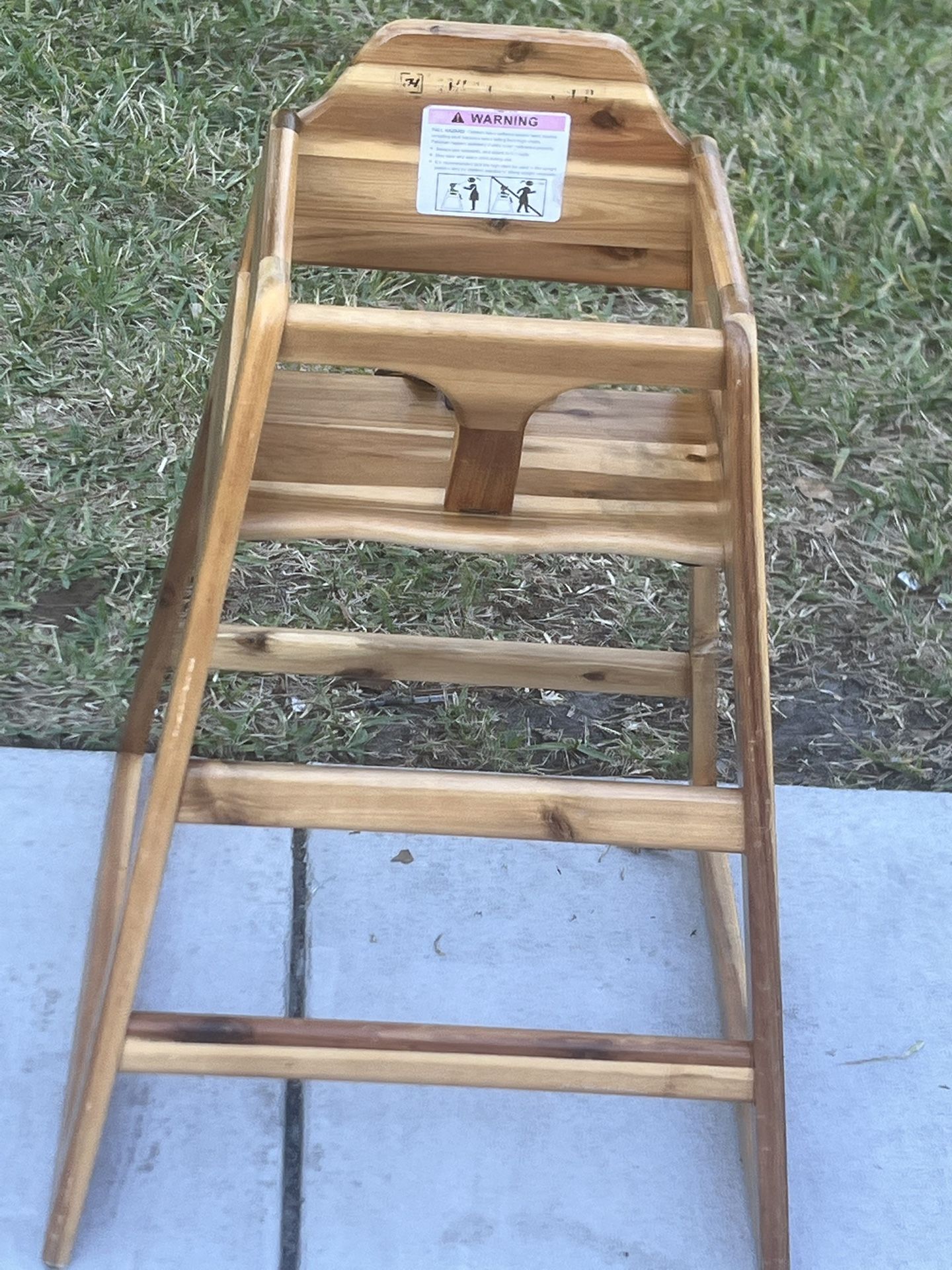 Thunder Group WDTHHC019A, Restaurant Wood High Chair, Walnut Finish very sturdy great condition location below 31705 Wesley Chapel blvd Fl 33543 Sto