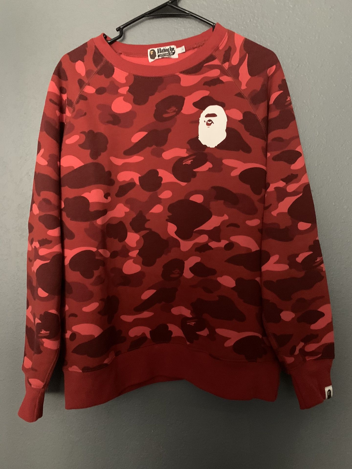 BAPE Red sweatshirt (Large)