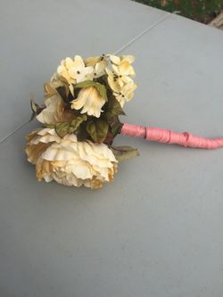Bridal toss bouquet