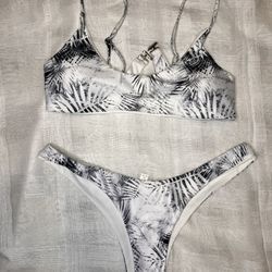 Tropical Black and White Palm Print Bikini Set (Size XL)