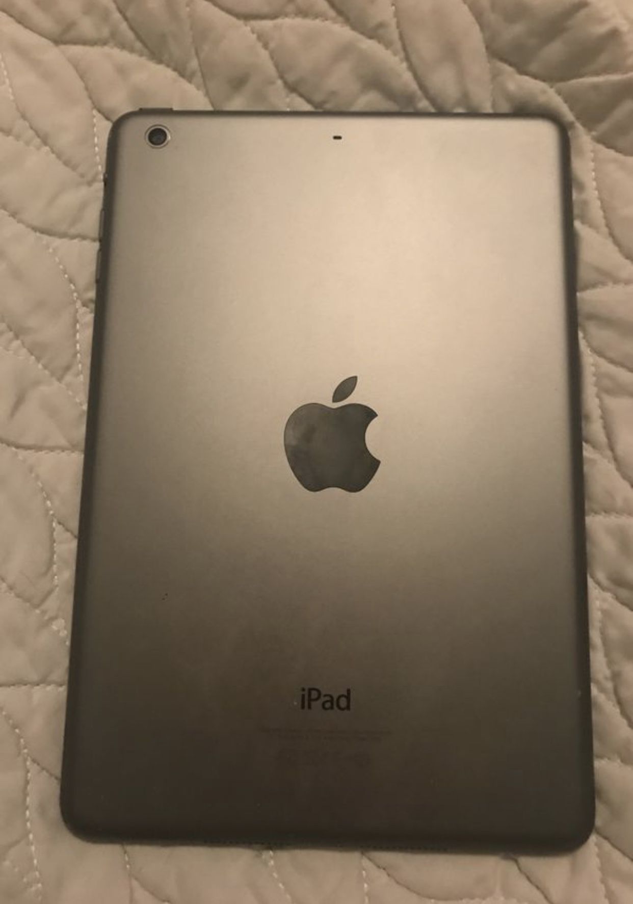 Ipad mini 2 excellent conditions LOCKED FOR PARTS ONLY. I ACCEPT TRADES
