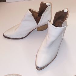 Jeffrey Campbell Cromwell Booties - size 8