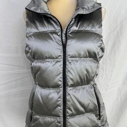 Athleta Silver Metallic Full Zip Outdoor Goose Down Puffer Vest Size Medium 
